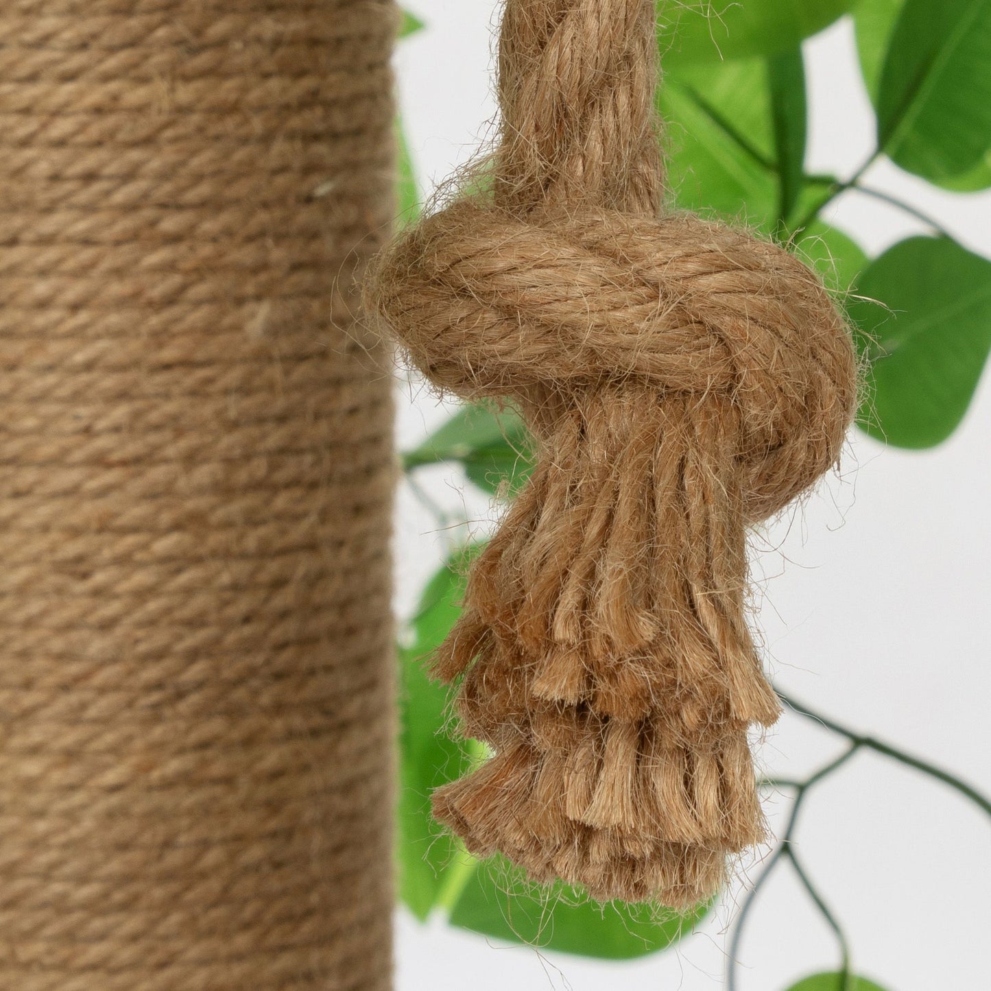 Cat Tree with Artificial Leaves, Cat Condo and Scratching Post